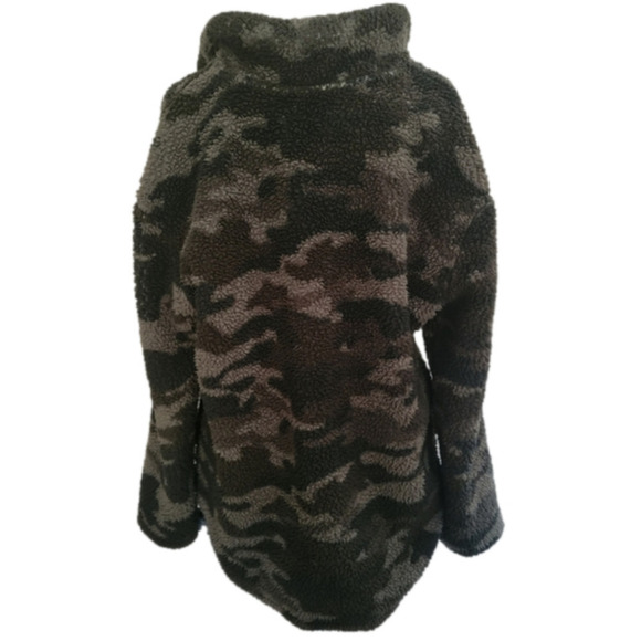 KOOKABURRA By Ugg Brushed Back Sherpa Funnel Neck Camouflage Pullover Size L - Picture 7 of 10